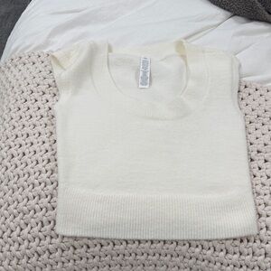 ALO Yoga Cream Crop Top